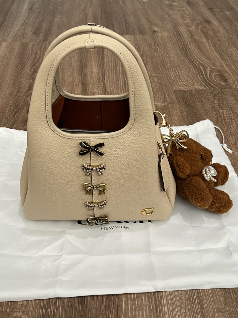 Coach Lana Shoulder Bag 23 In Ivory with Bow Accents - Picture 11 of 11